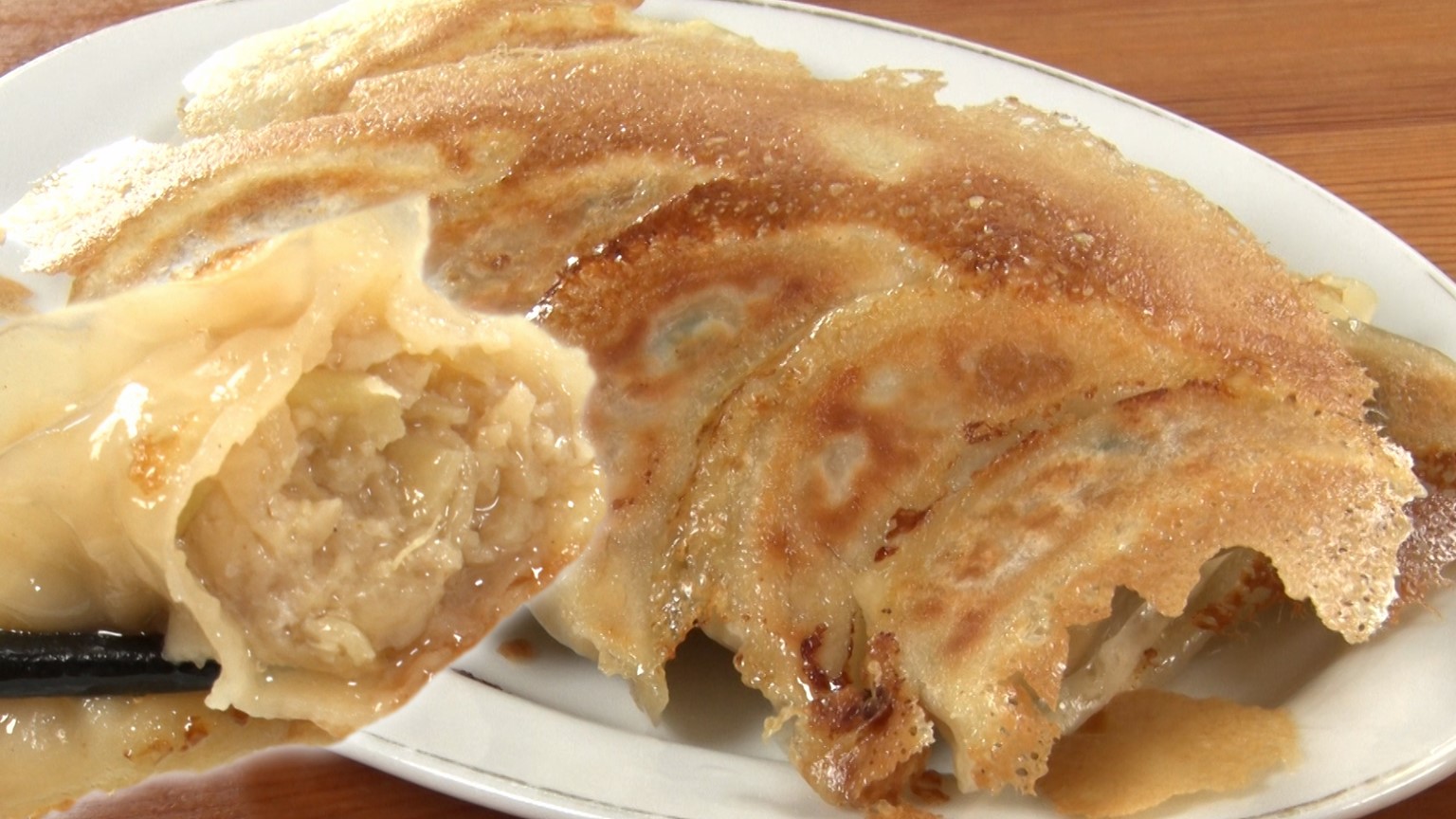 【新潟グルメ】新潟五大ラーメンの2つの味が餃子に!?肉汁あふれる新名物【新潟市中央区】 2025年09月29日(月)